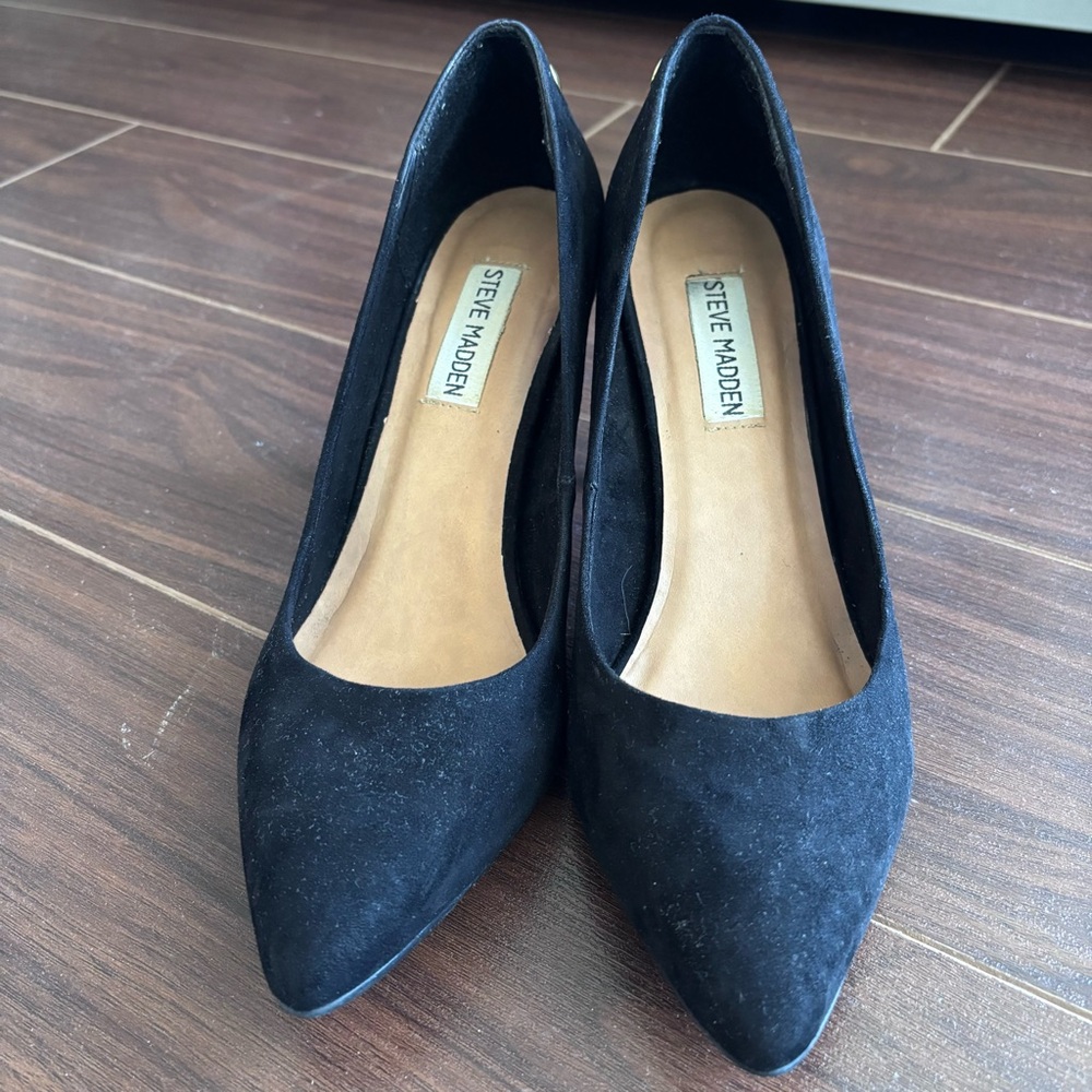 Steve Madden Black Heels Elegant Pointed-Toe Design
